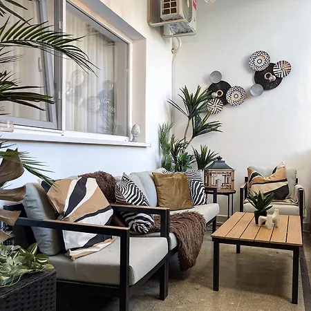 Qult - Cloud Atlas Apartment Bucharest
