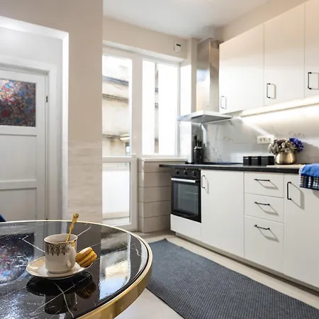 Qult - Cloud Atlas Apartment *